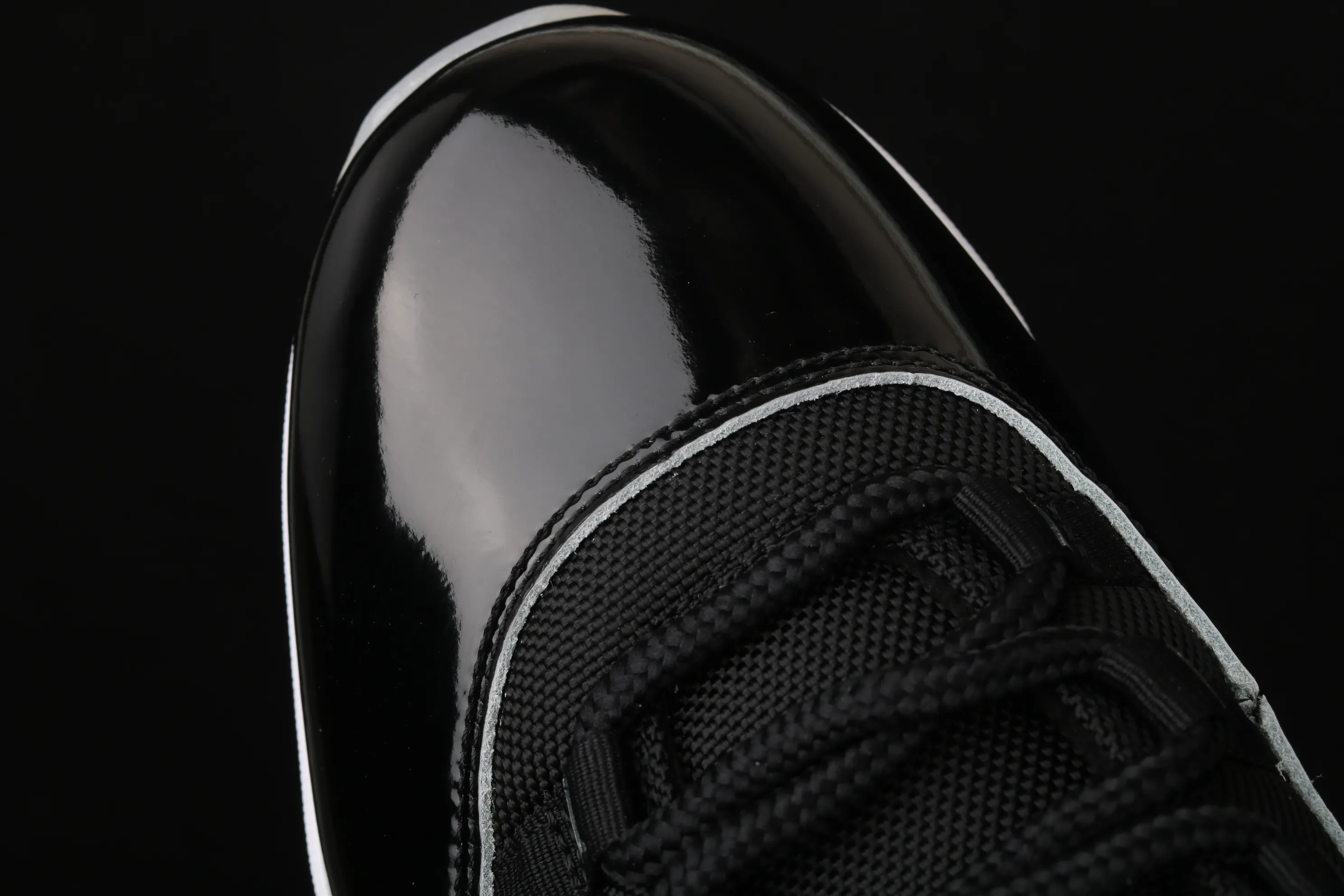 All Categories Air Jordan Jordan Series Basketball Shoes Air Jordan 11 J Edition Air Jordan 11 "25th Anniversary" AJ11 Joe 11 Devil II Genuine Standard Real Carbon CT8012-011